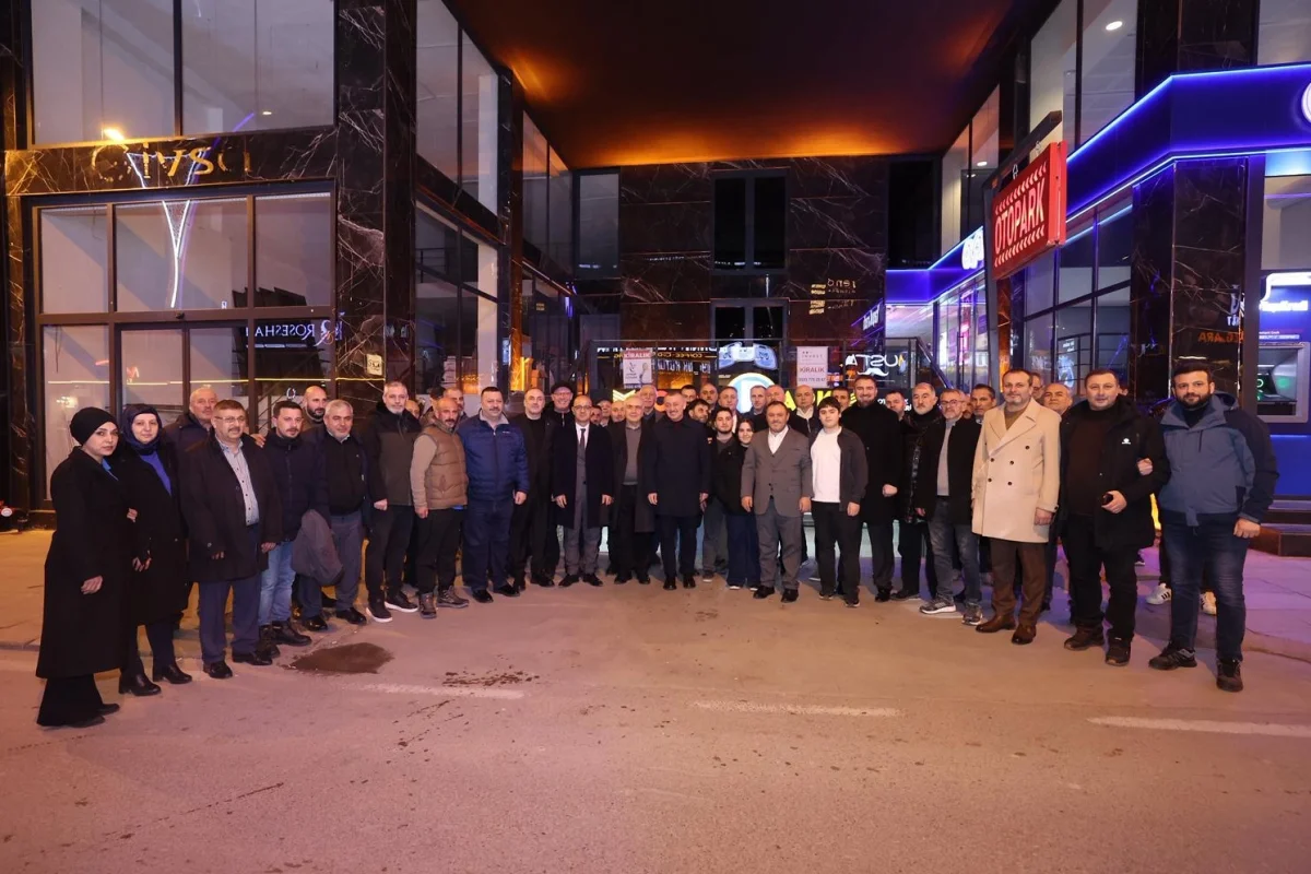 Büyükakın, Esnafla İftarda Buluştu