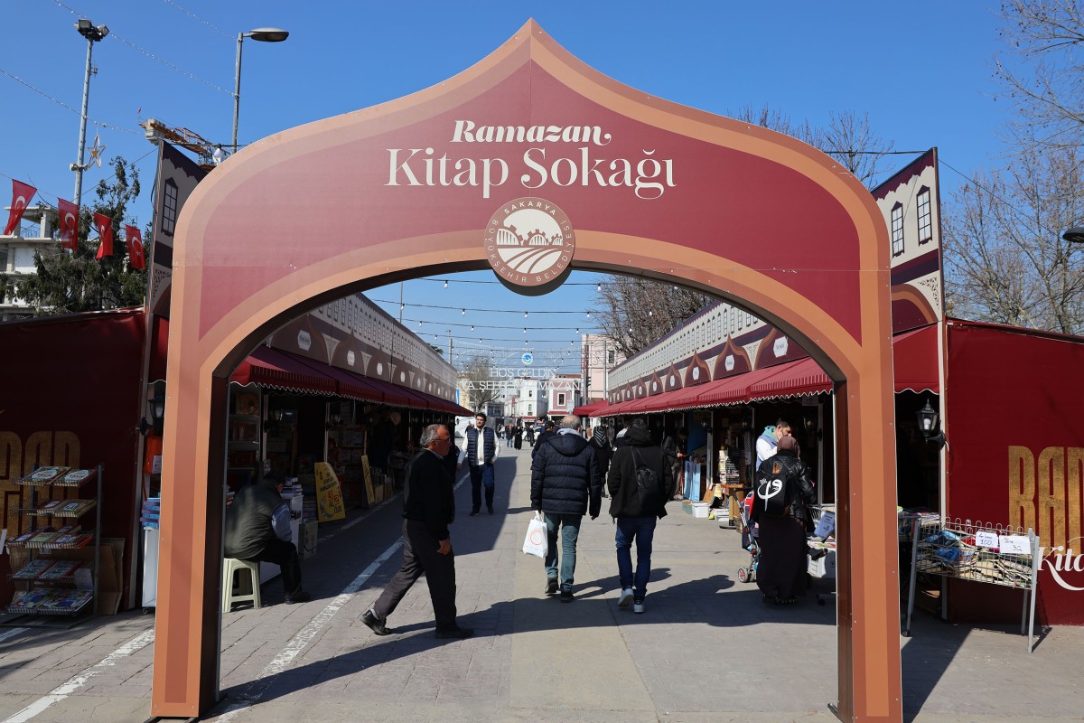 Kitap Sokağı kitapseverlerin buluşma noktası oldu