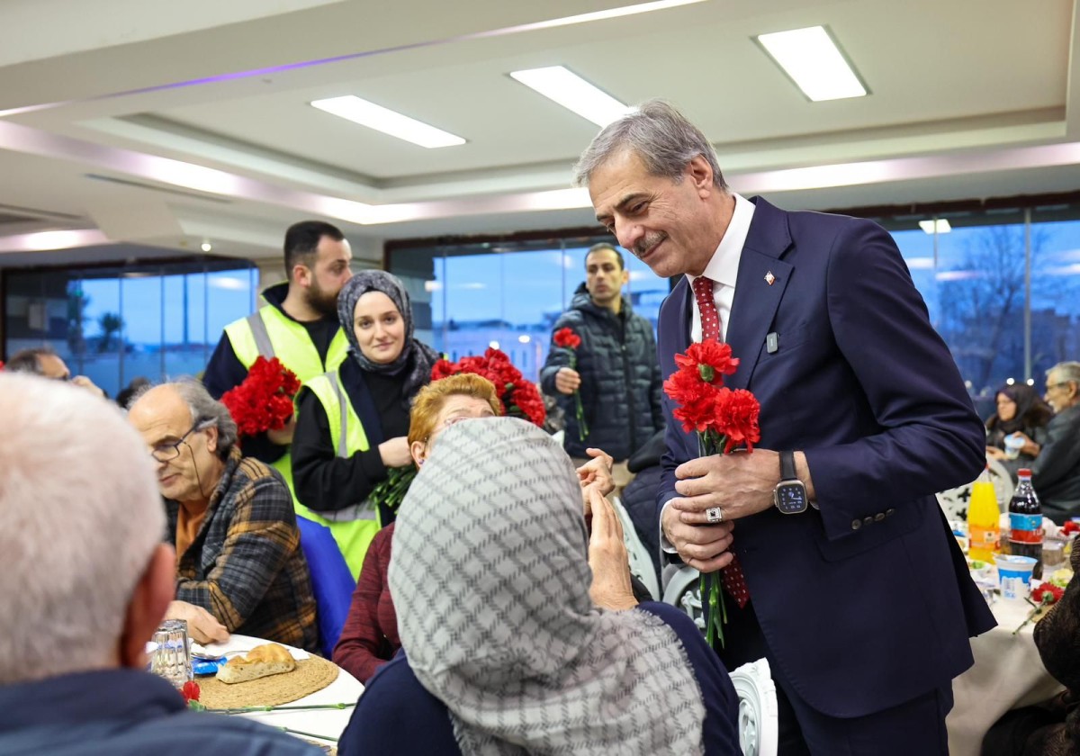 Başkan Alemdar büyüklerle iftar sofrasında buluştu