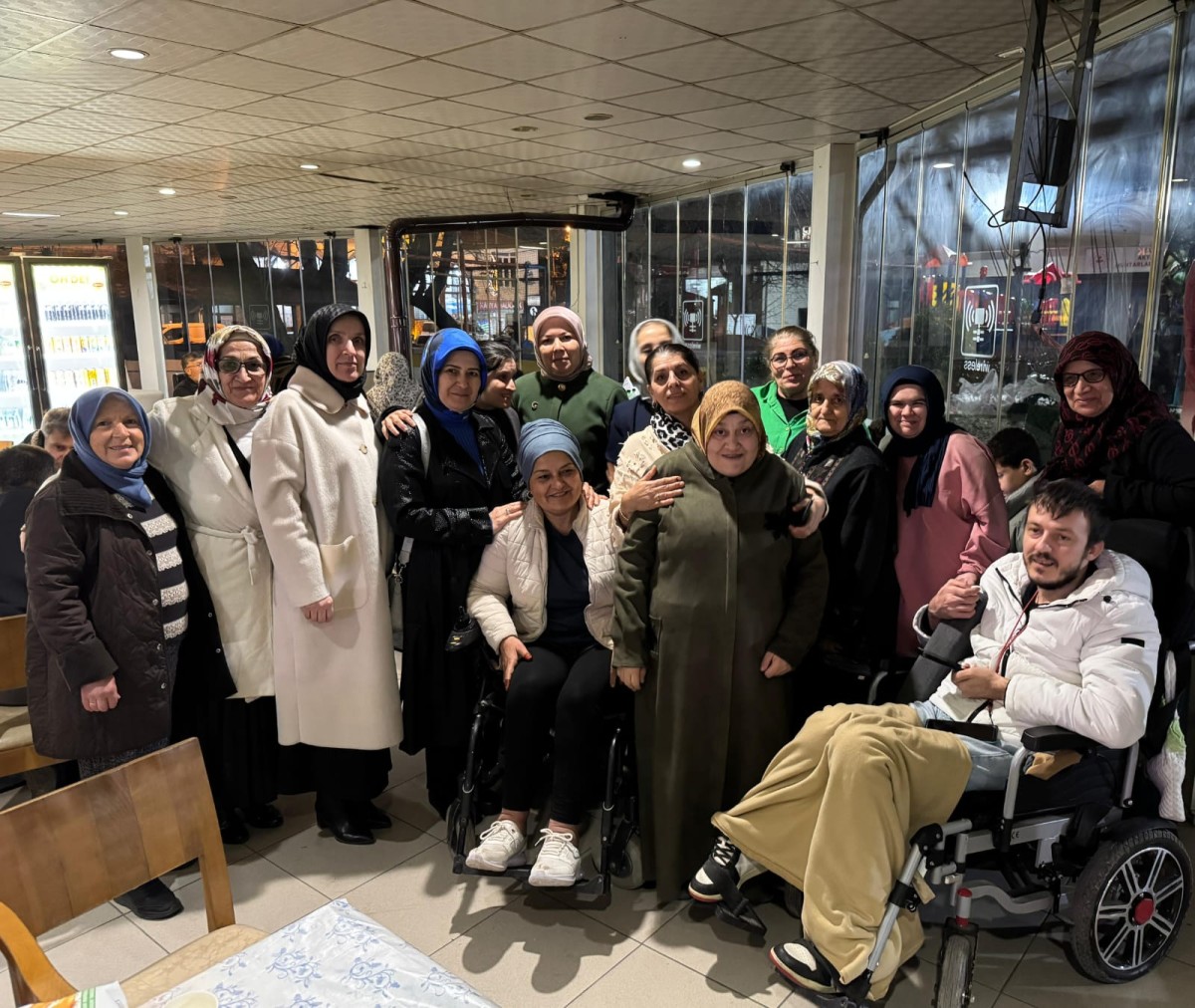 Sakarya’nın “Koltuksuz Başkanı” Sibel Özkal’dan Engellilere anlamlı İftar buluşması