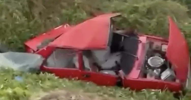 Sakarya'da feci kaza: Otomobil hurdaya döndü! 6 yaşındaki çocuk kurtarılamadı...