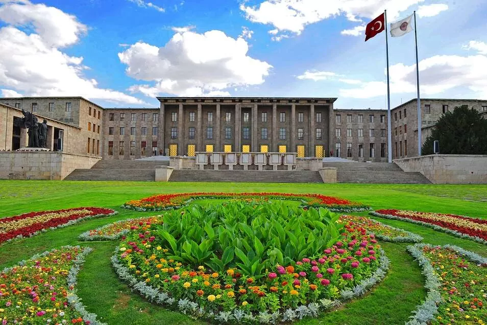TBMM 51 Günlük Aranın Ardından Yeniden Toplanıyor