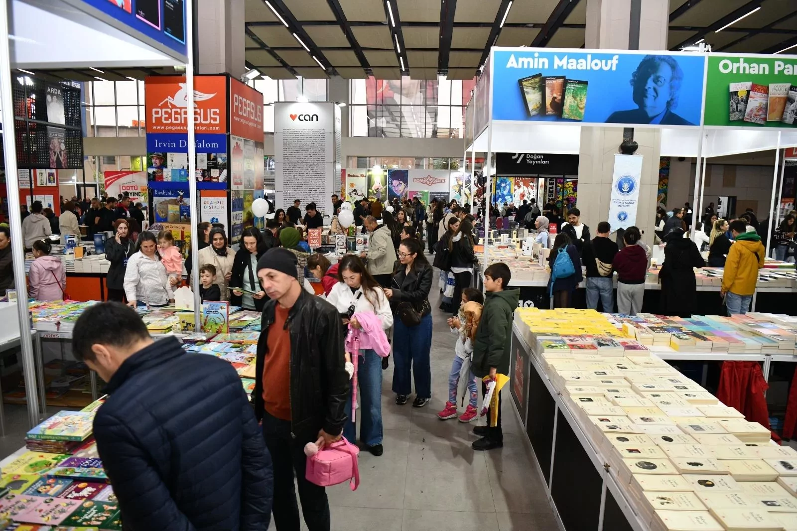 Balıkesir Kitap Fuarı’nda Hafta Sonu Yoğunluğu